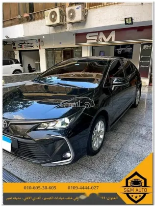 تويوتا كورولا 2022 أبيض مستعملة للبيع