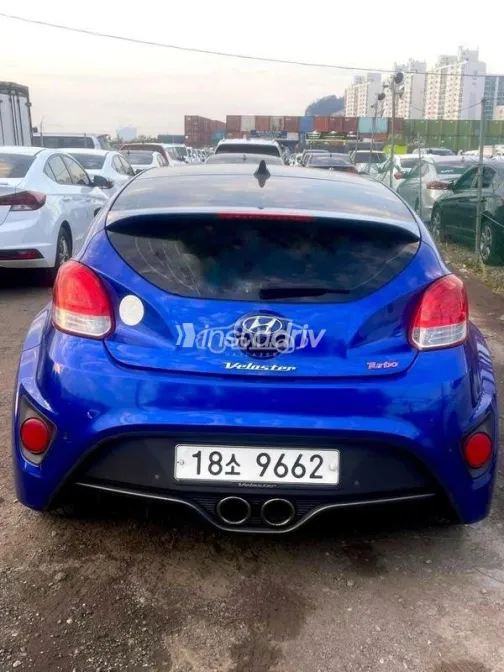Hyundai Veloster 2014 Blue Used for Sale - 2