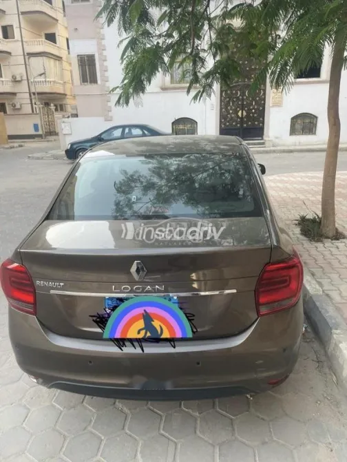 Renault Logan 2022 White Used for Sale - 2