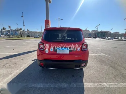 جيب رينيجيد 2016 أحمر مستعملة للبيع - 1