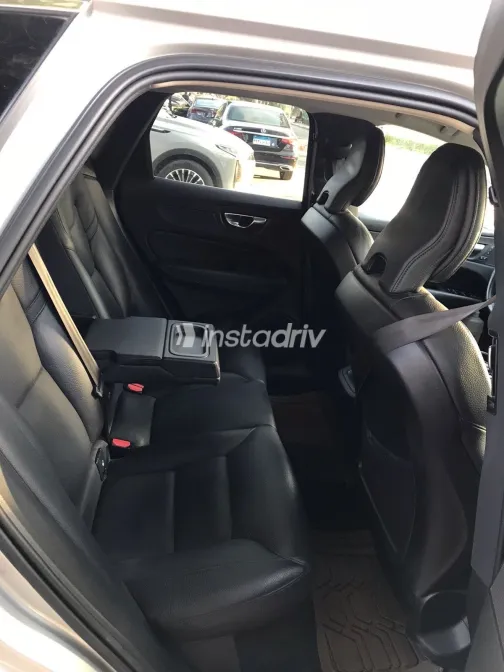 Volvo XC60 2021 White Used for Sale - 4