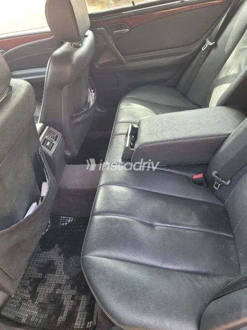 مرسيدس E 200 1999 أبيض مستعملة للبيع - 4