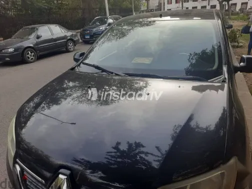 رينو لوجان 2018 أسود مستعملة للبيع - 1