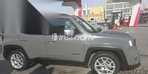 جيب رينيجيد 2022 رمادي مستعملة للبيع - 2