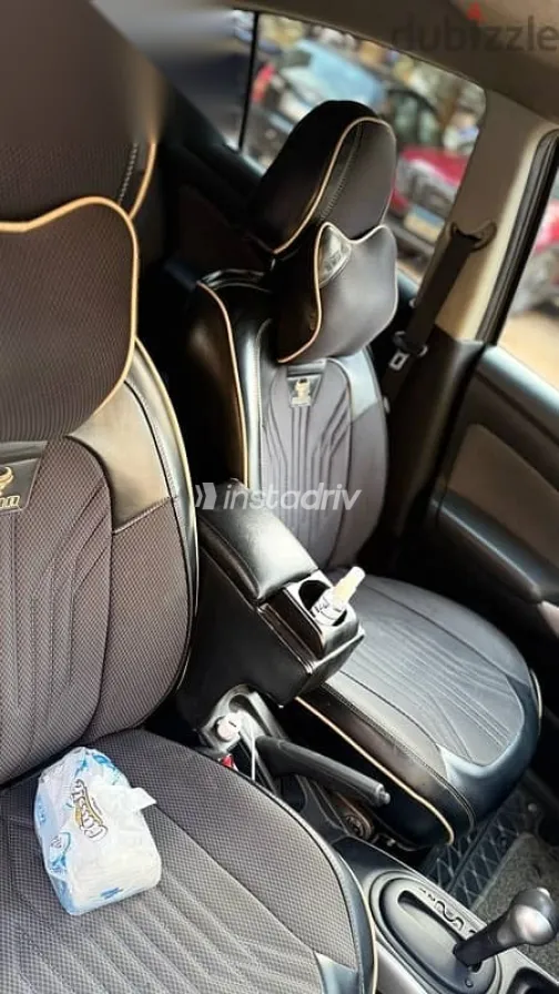 Nissan Sunny 2023 Gold Used for Sale - 4