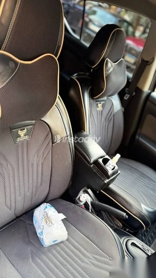 Nissan Sunny 2023 Gold Used for Sale - 5