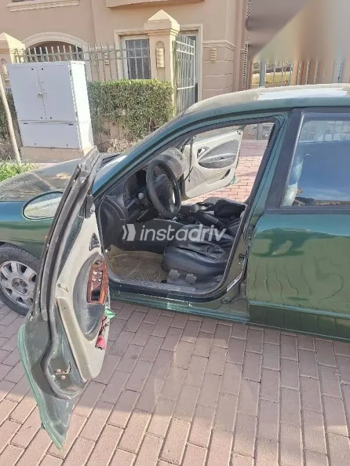 دايو نوبيرا 2001 أخضر مستعملة للبيع - 1