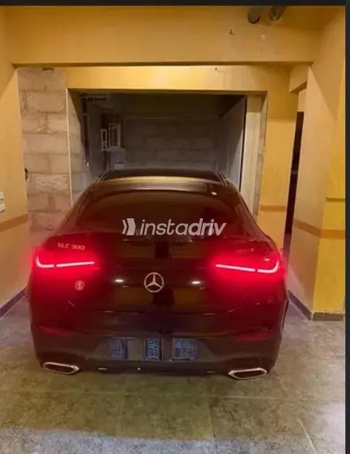 مرسيدس GLC 300 2024 أسود مستعملة للبيع - 1