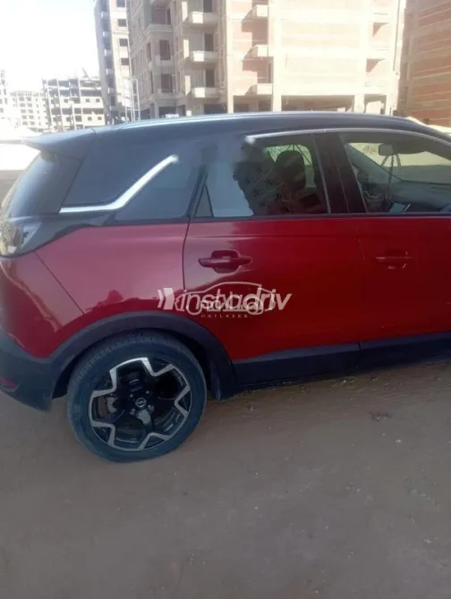 اوبل كروس لاند 2022 أحمر غامق مستعملة للبيع - 3