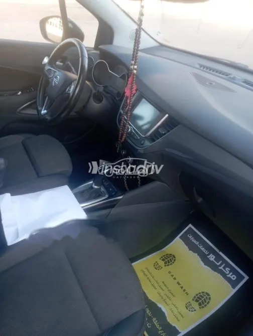 اوبل كروس لاند 2022 أحمر غامق مستعملة للبيع - 4