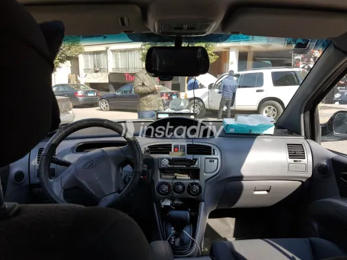 Hyundai Matrix 2005 White Used for Sale - 1