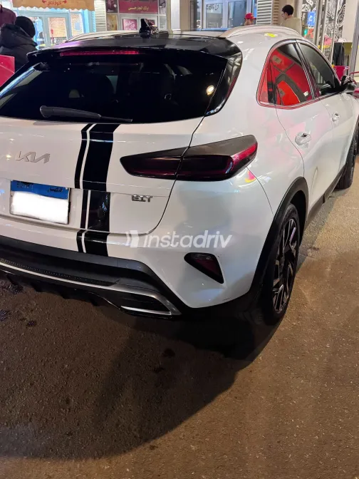 كيا اكسيد 2024 أبيض مستعملة للبيع - 1