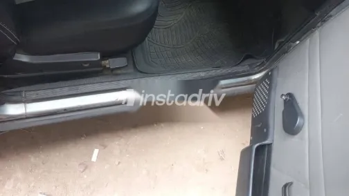 فيات شاهين 2002 فضي مستعملة للبيع - 3