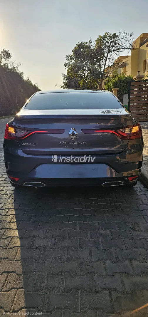 Renault Megane 2022 White Used for Sale - 3