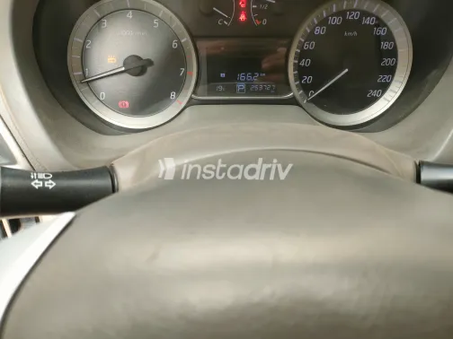 نيسان سنترا 2018 أبيض مستعملة للبيع - 2