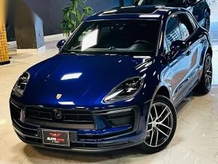 بورش ماكان 2023 أزرق غامق جديدة للبيع
