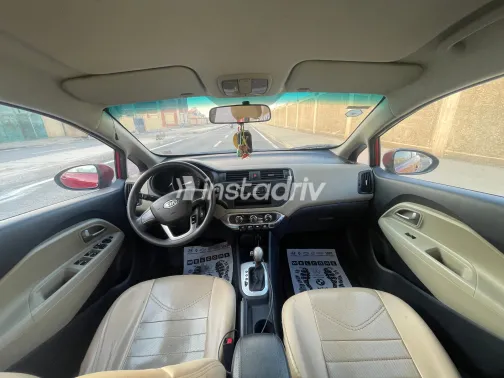 كيا ريو 2015 أحمر مستعملة للبيع - 2