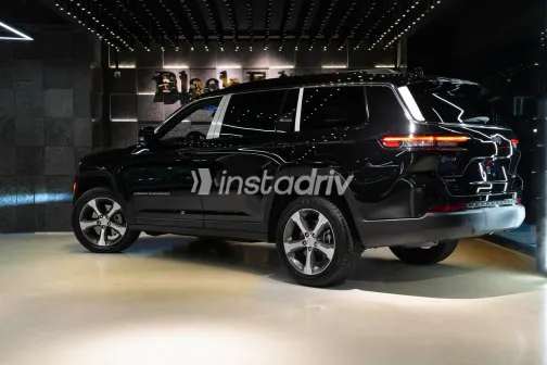 جيب جراند شيروكي 2025 أبيض مستعملة للبيع - 6