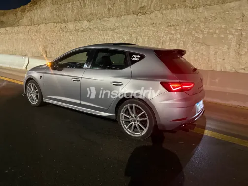 Seat Leon 2019 White Used for Sale - 2