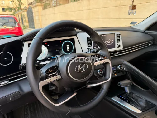 Hyundai Elantra CN7 2021 White Used for Sale - 1