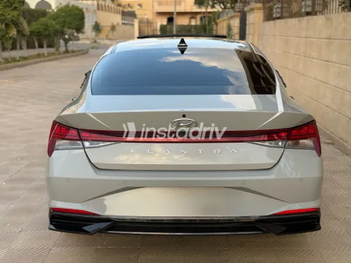 Hyundai Elantra CN7 2021 White Used for Sale - 10