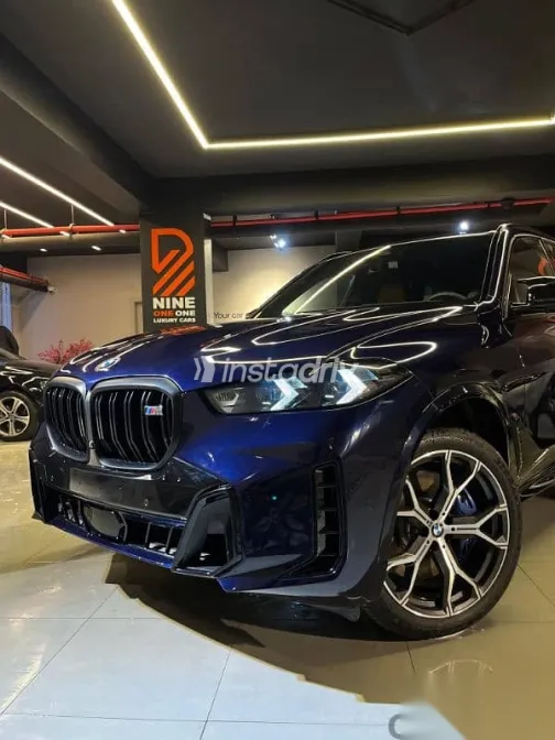 بي ام دبليو X5 2025 أزرق غامق جديدة للبيع - 2