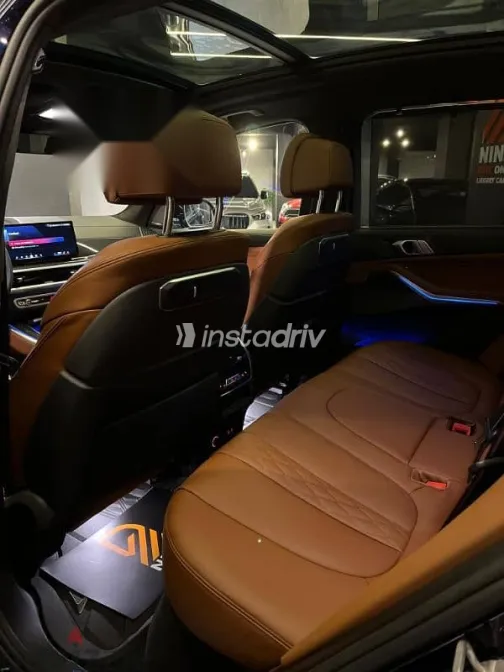 بي ام دبليو X5 2025 أزرق غامق جديدة للبيع - 4