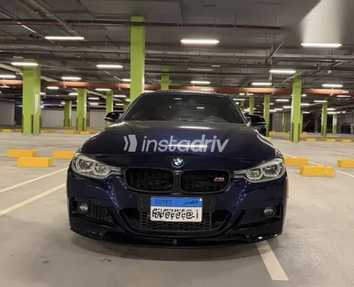 بي ام دبليو 340 2018 أزرق غامق مستعملة للبيع - 1