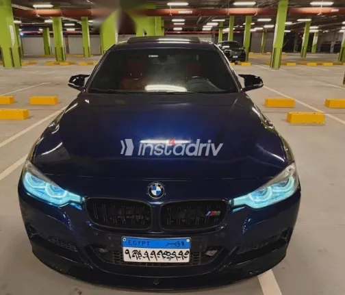 بي ام دبليو 340 2018 أزرق غامق مستعملة للبيع - 2