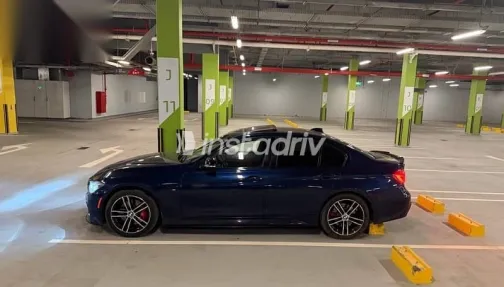 بي ام دبليو 340 2018 أزرق غامق مستعملة للبيع - 4