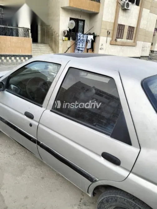 فورد اسكورت 1998 فضي مستعملة للبيع - 6