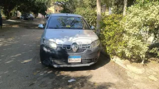 رينو لوجان 2016 فضي مستعملة للبيع