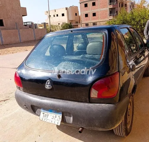 فورد فيستا 1999 أسود مستعملة للبيع - 4