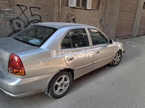 هيونداي فيرنا 2008 فضي مستعملة للبيع - 2