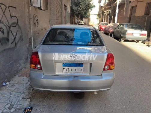 هيونداي فيرنا 2008 فضي مستعملة للبيع - 4