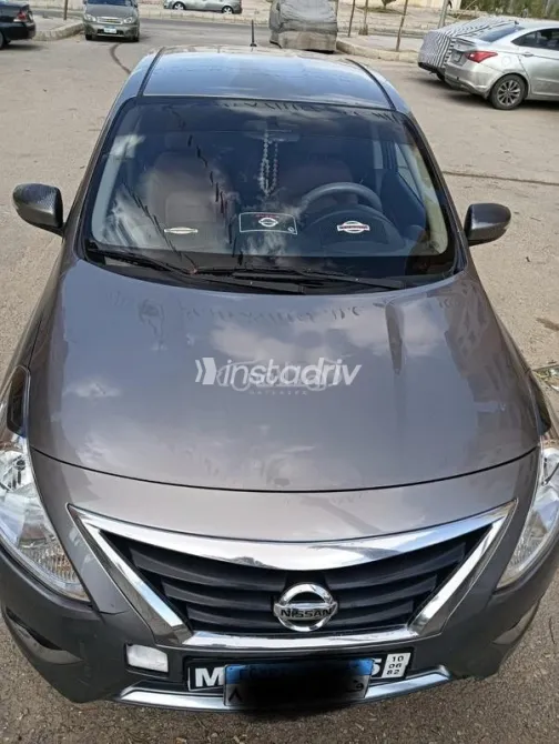 نيسان صنى 2024 أبيض مستعملة للبيع - 1
