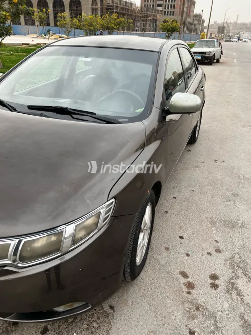 كيا سيراتو 2011 أبيض مستعملة للبيع - 1