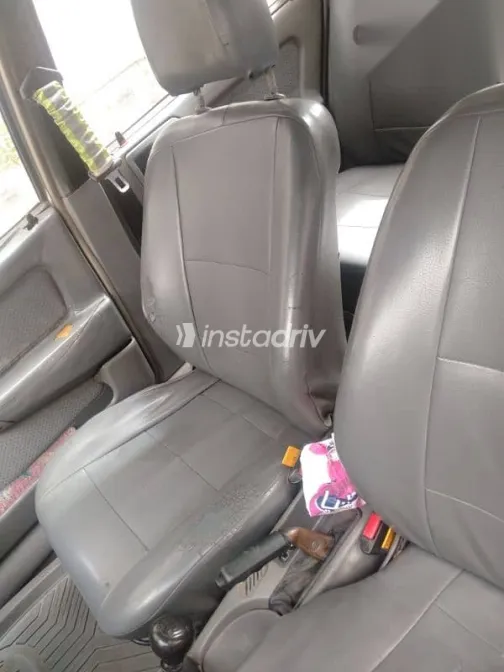 اوبل فيكترا 1995 أبيض مستعملة للبيع - 6