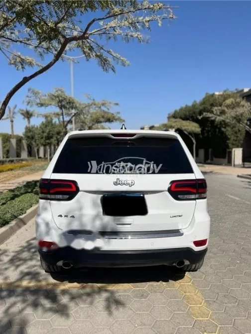 Jeep Grand Cherokee 2022 White Used for Sale - 2