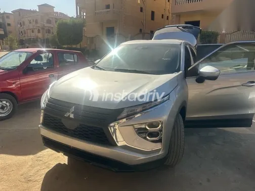 ميتسوبيشي اكليبس 2025 فضي مستعملة للبيع - 1