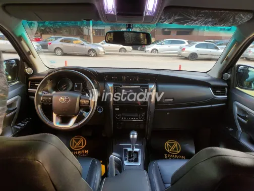 تويوتا فورتشنر 2024 أبيض مستعملة للبيع - 3