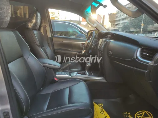 تويوتا فورتشنر 2024 أبيض مستعملة للبيع - 5