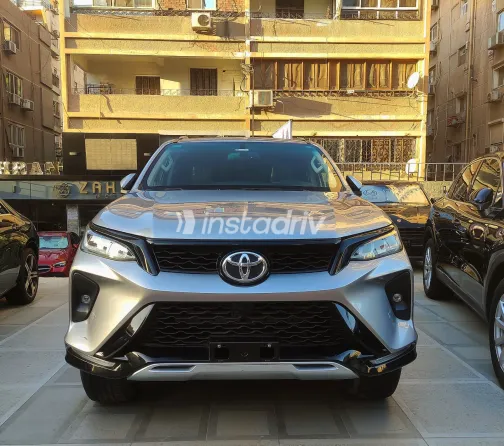 تويوتا فورتشنر 2024 أبيض مستعملة للبيع - 6