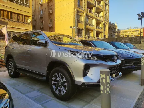 تويوتا فورتشنر 2024 أبيض مستعملة للبيع - 10