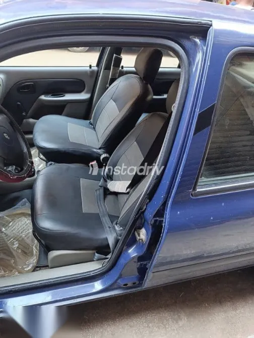 رينو كليو 2003 أزرق غامق مستعملة للبيع - 1