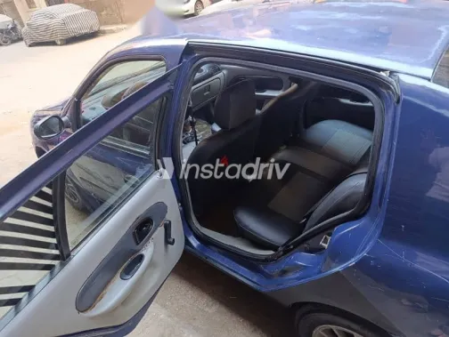 رينو كليو 2003 أزرق غامق مستعملة للبيع - 4