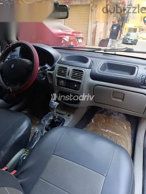 رينو كليو 2003 أزرق غامق مستعملة للبيع - 8