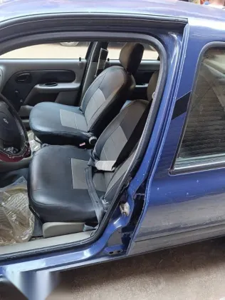 رينو كليو 2003 أزرق غامق مستعملة للبيع