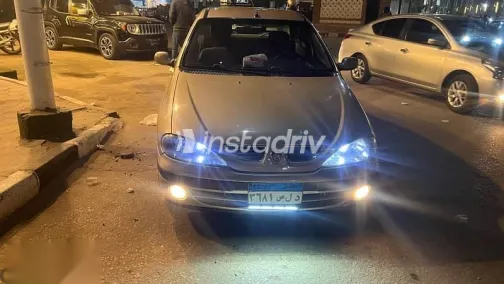 رينو ميجان 2001 ذهبي مستعملة للبيع - 3