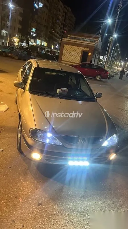 رينو ميجان 2001 ذهبي مستعملة للبيع - 5